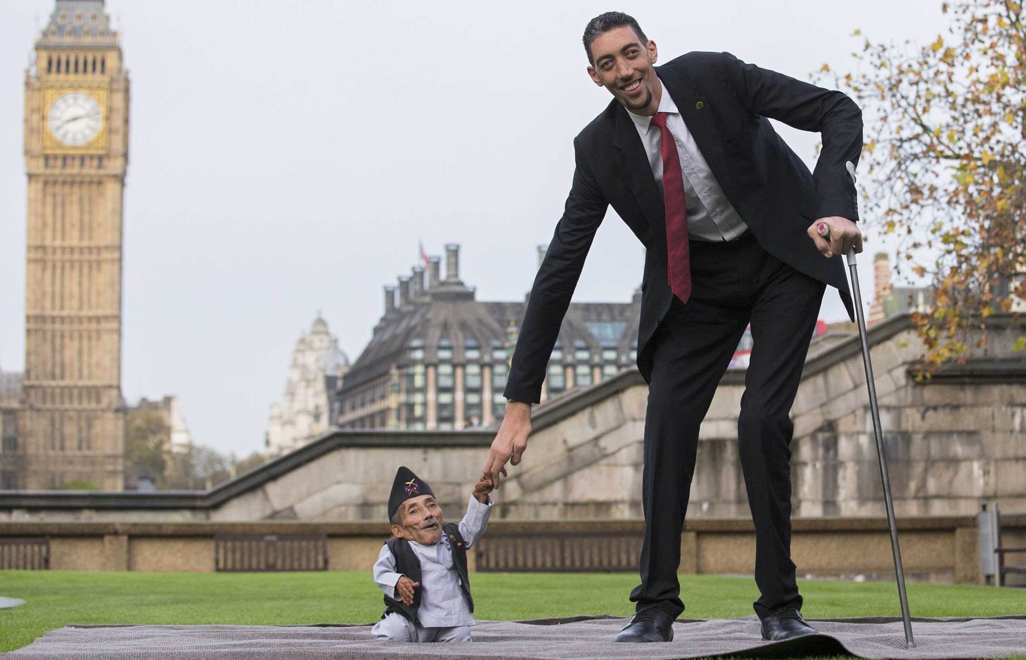 Tallest and smallest men in the world